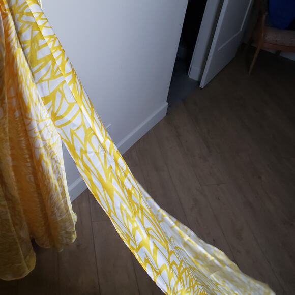 Morgan & C Yellow and White Dress with Crystal Neckline size 1/2 - Picture 7 of 12